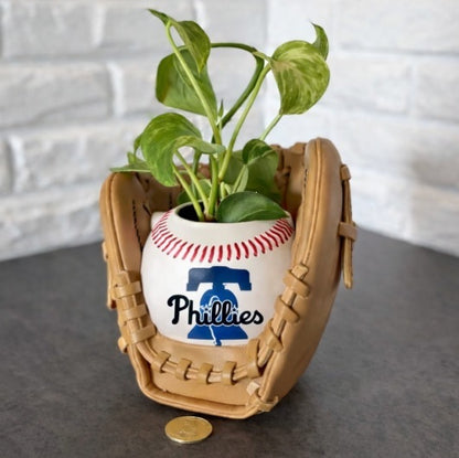 Baseball glove planter